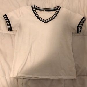 basic white detailed shirt